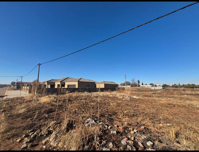 876M² VACANT LAND FOR SALE IN UNITAS PARK